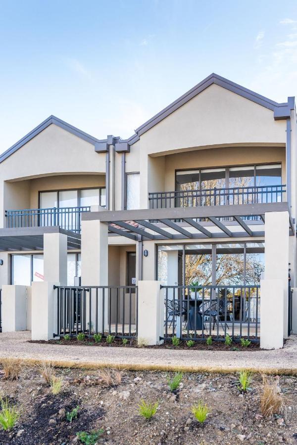 Hidden Valley Resort Wallan Екстер'єр фото